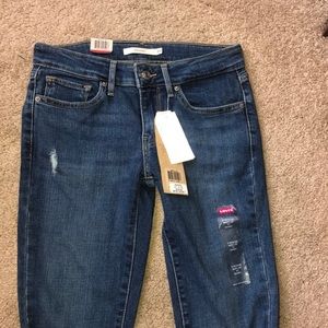 Levi’s ripped skinny jeans